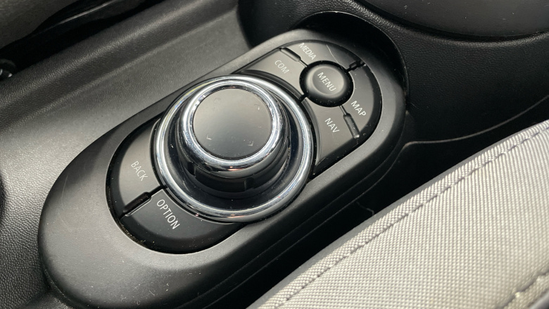 MINI Hatchback 2.0 Cooper S Sport 5dr Auto [Comfort/Nav Pack] Petrol Hatchback